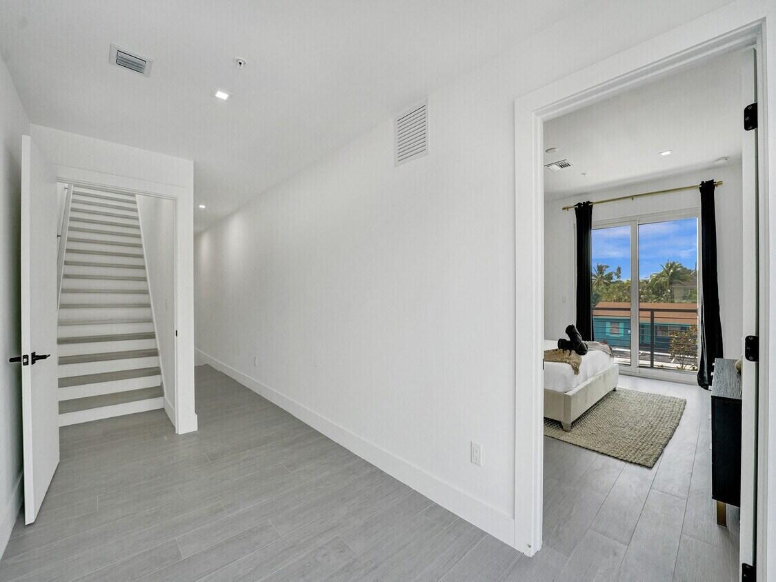 1220 NE 15th Ave Fort Lauderdale, FL 33304