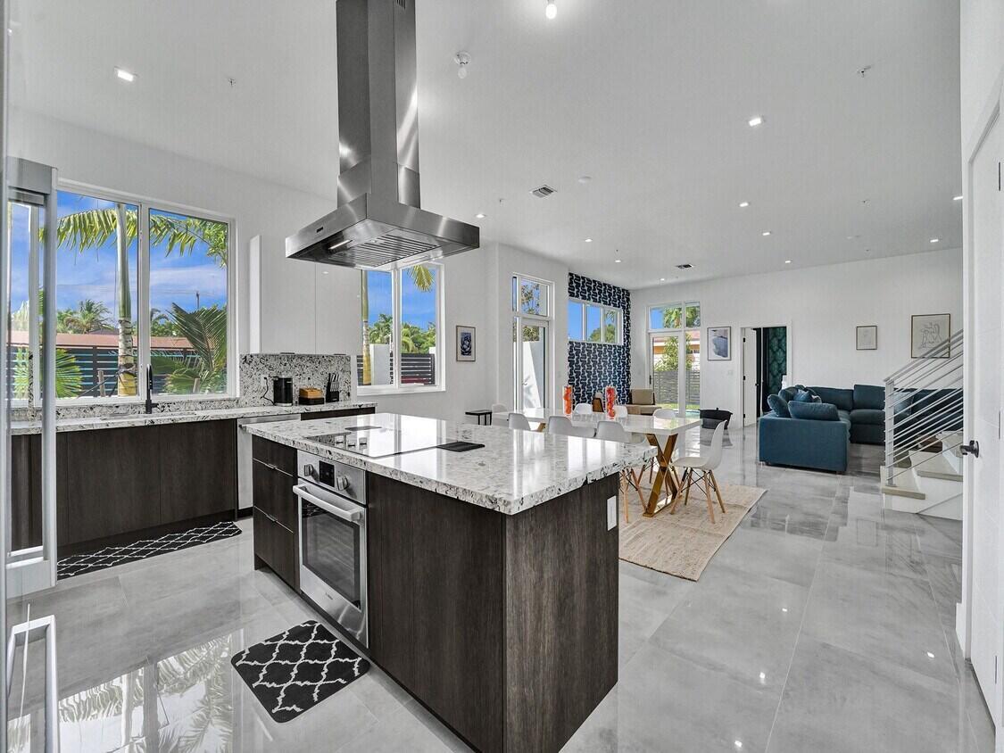 1220 NE 15th Ave Fort Lauderdale, FL 33304