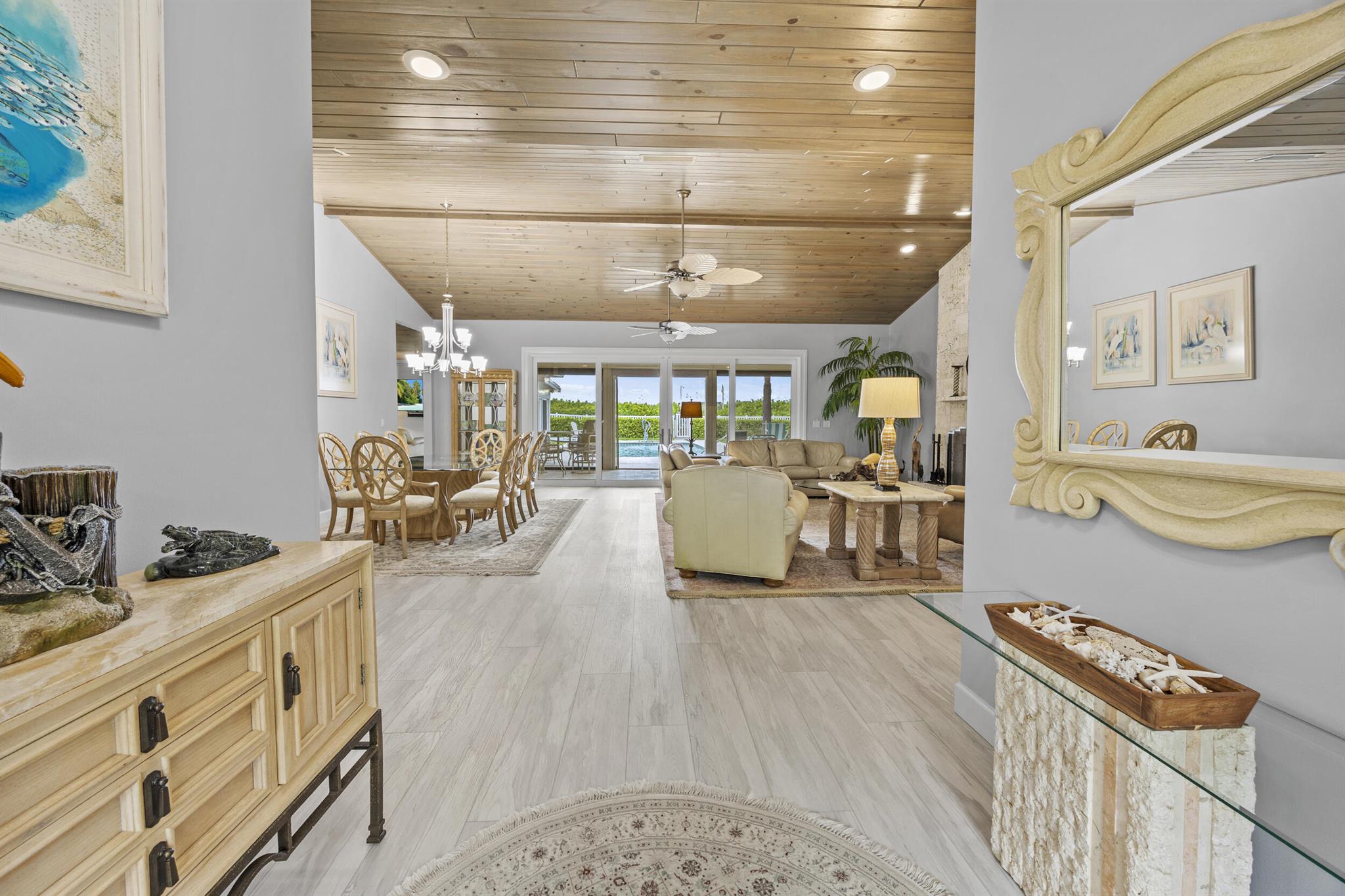 77 N Beach Rd Jupiter Island, FL 33455