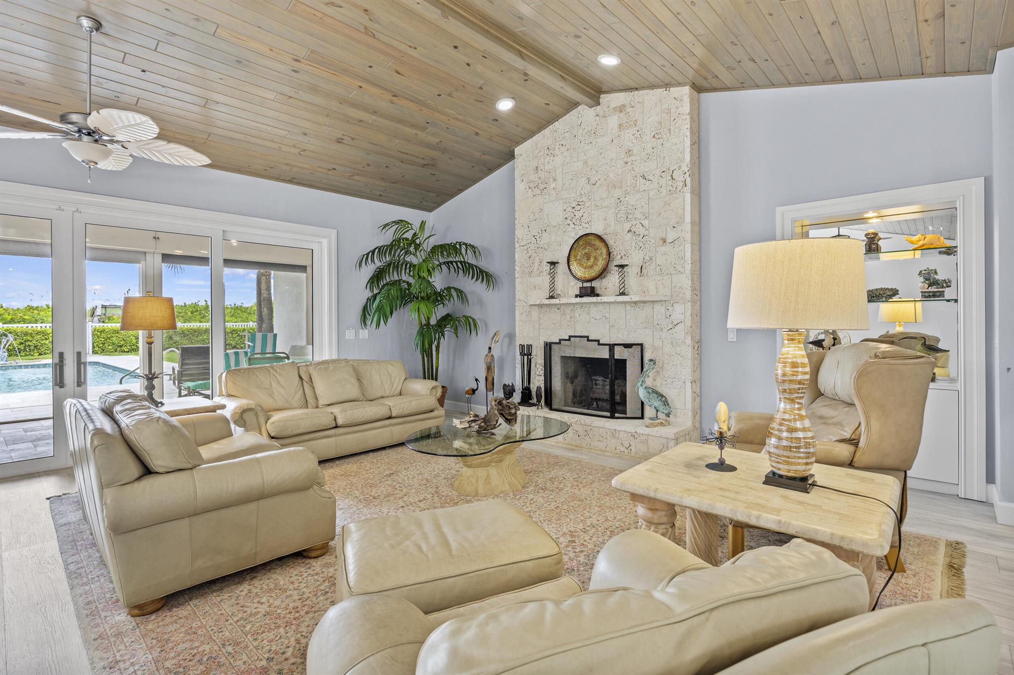 77 N Beach Rd Jupiter Island, FL 33455