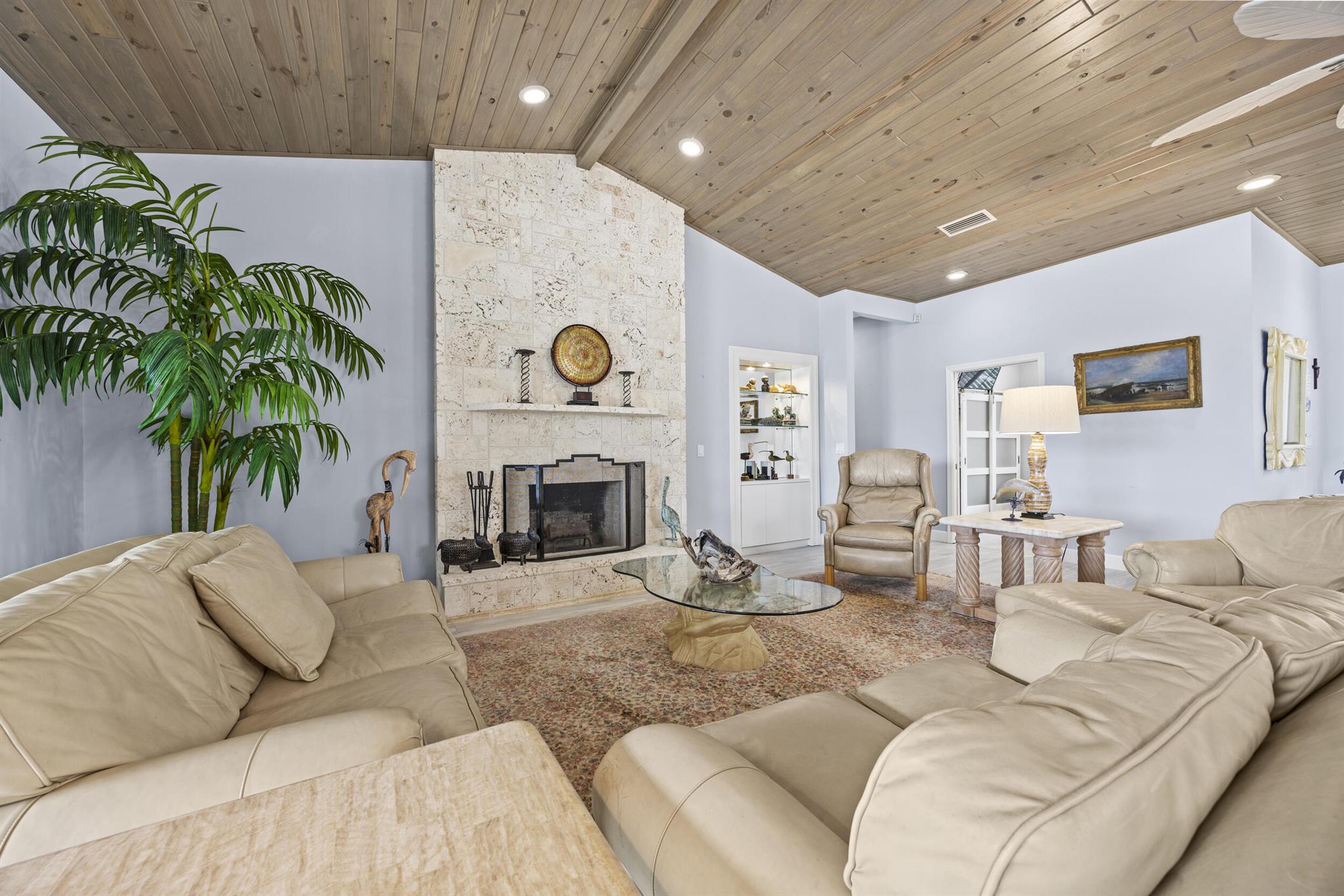 77 N Beach Rd Jupiter Island, FL 33455