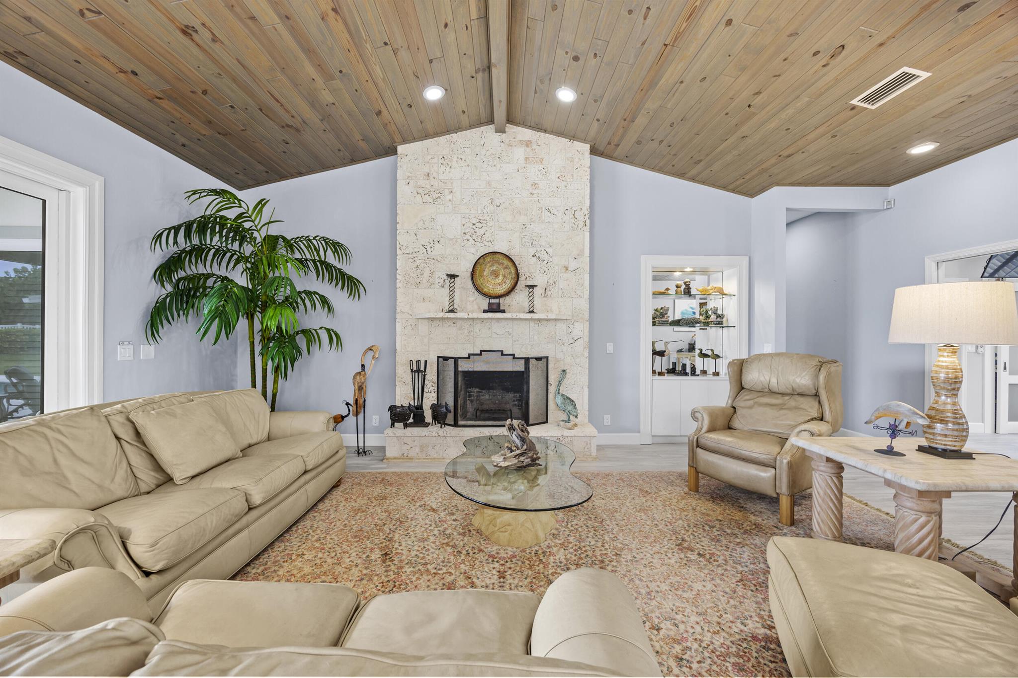 77 N Beach Rd Jupiter Island, FL 33455