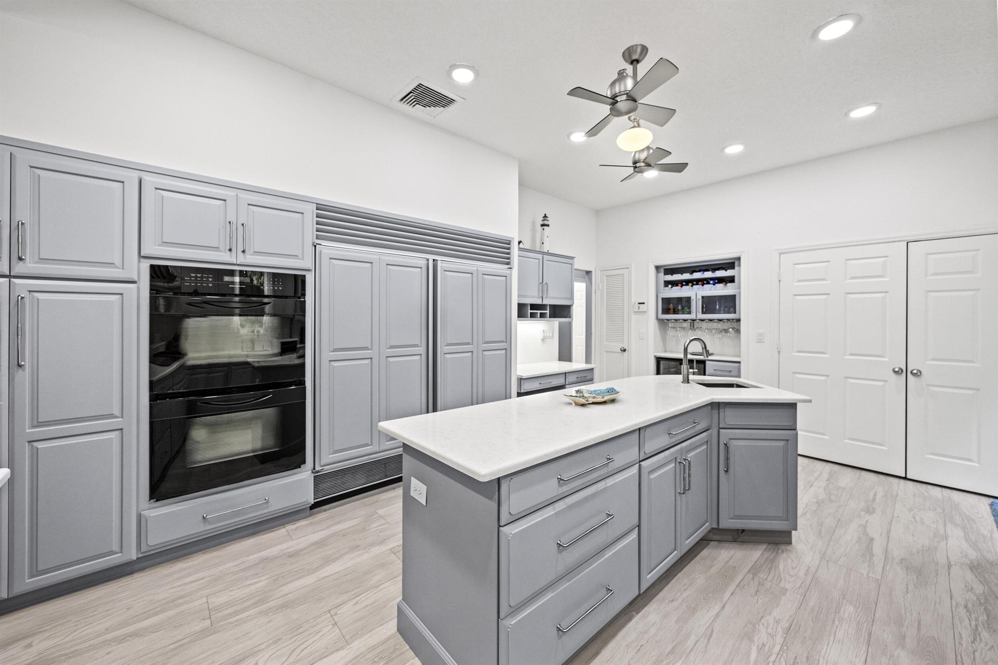 77 N Beach Rd Jupiter Island, FL 33455