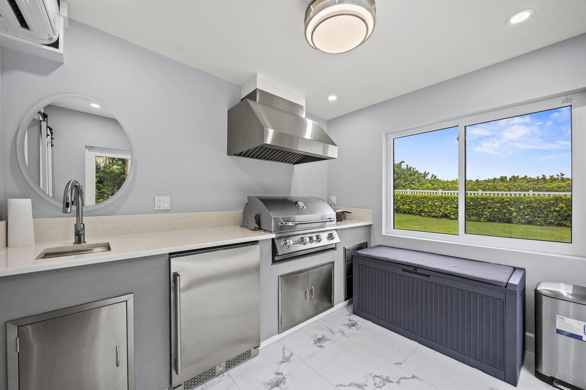 77 N Beach Rd Jupiter Island, FL 33455