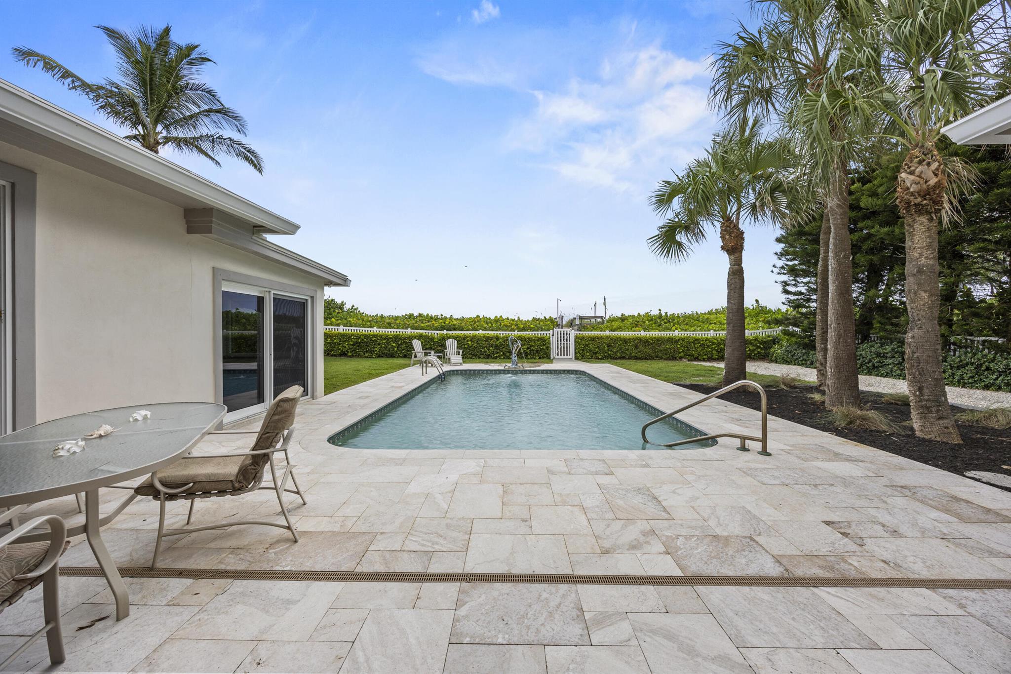 77 N Beach Rd Jupiter Island, FL 33455