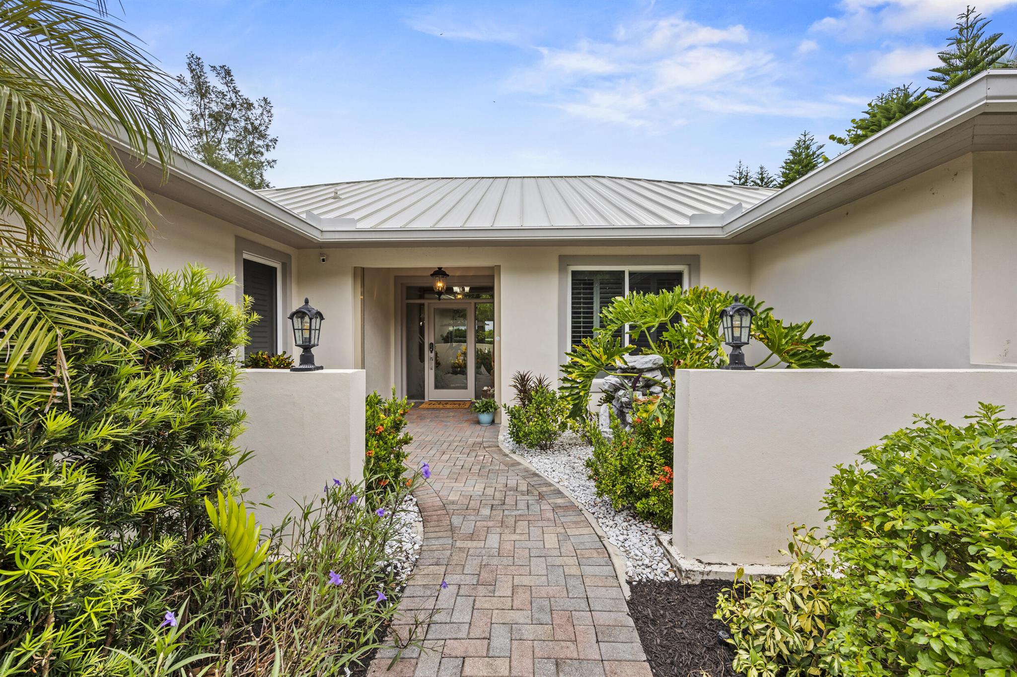 77 N Beach Rd Jupiter Island, FL 33455