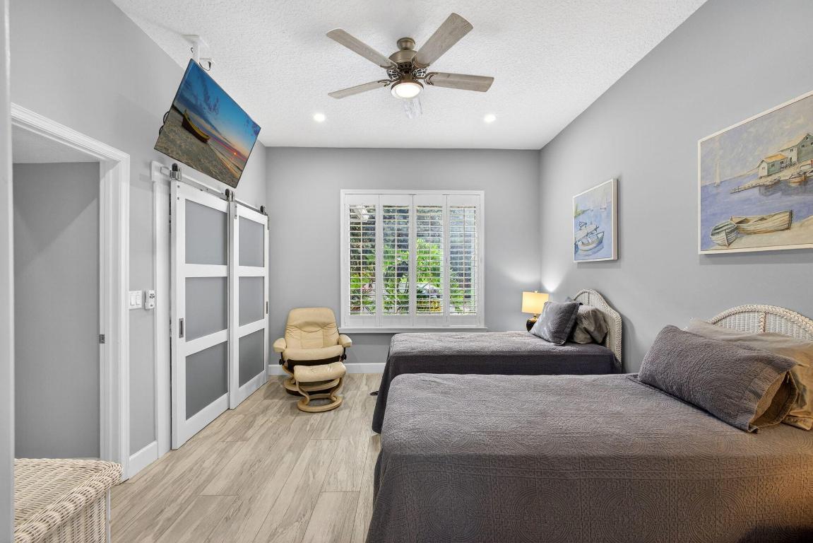 77 N Beach Jupiter Island, FL 33455