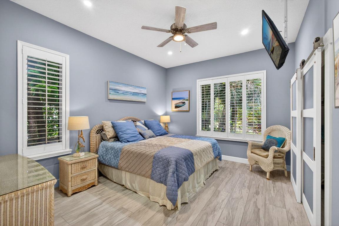 77 N Beach Jupiter Island, FL 33455