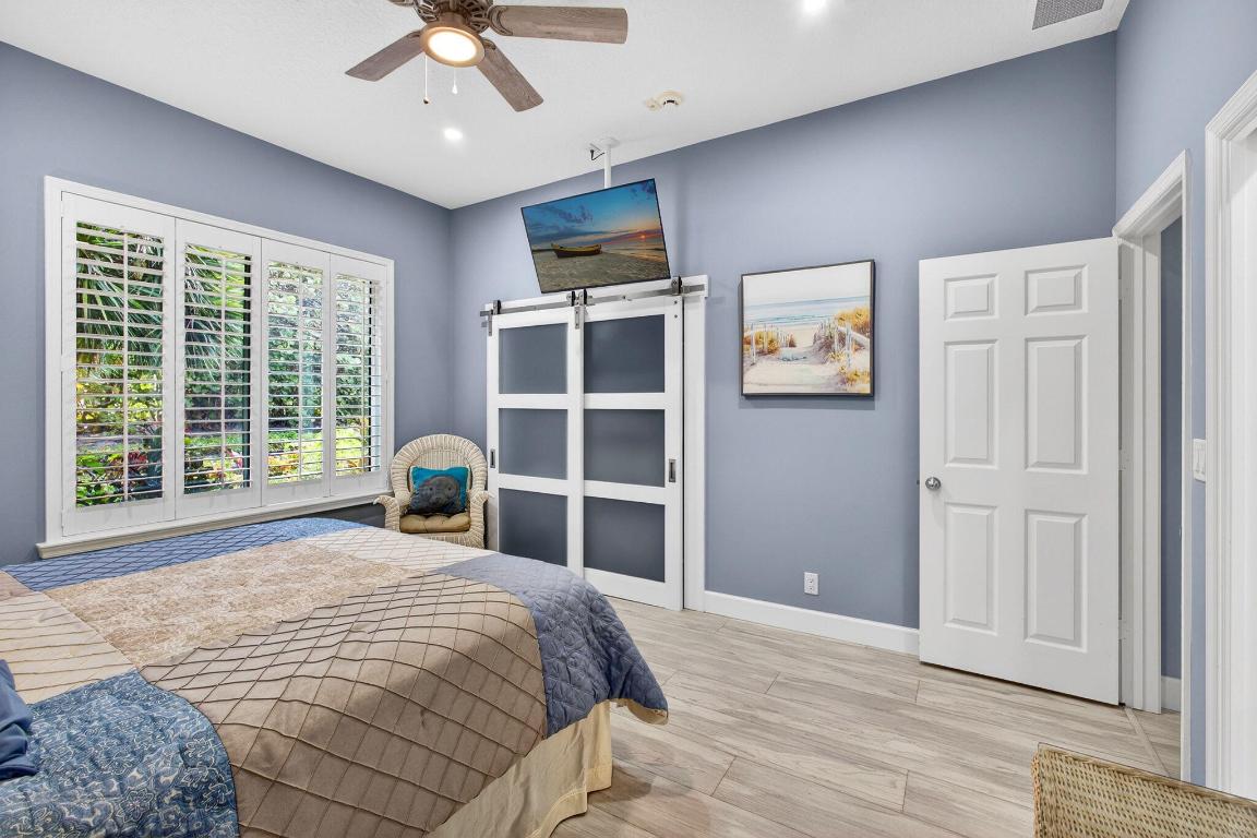 77 N Beach Jupiter Island, FL 33455