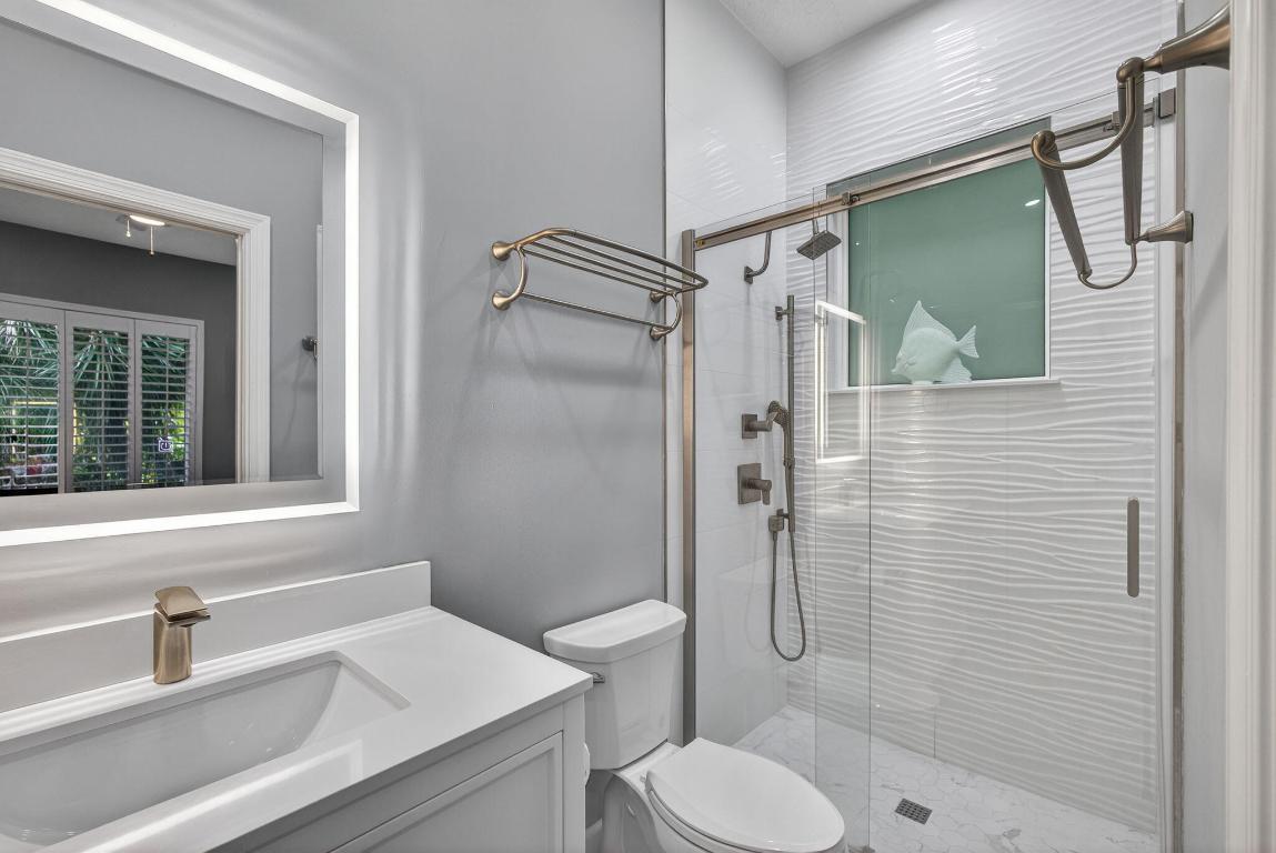 77 N Beach Jupiter Island, FL 33455