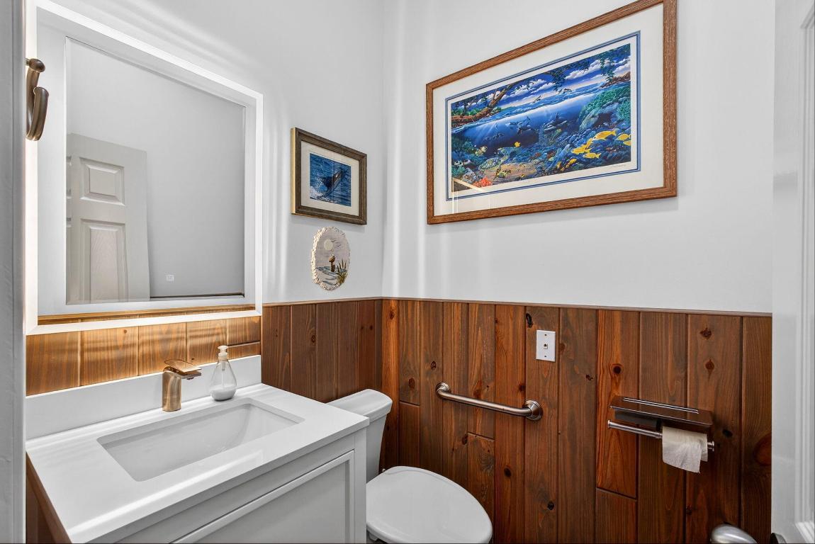 77 N Beach Jupiter Island, FL 33455