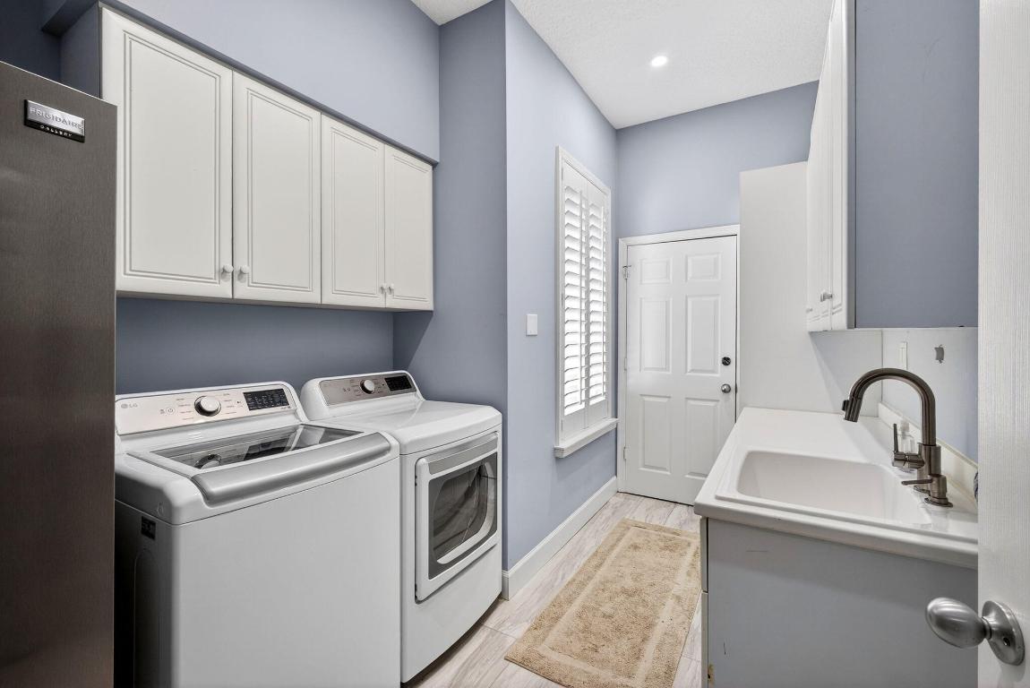 77 N Beach Jupiter Island, FL 33455