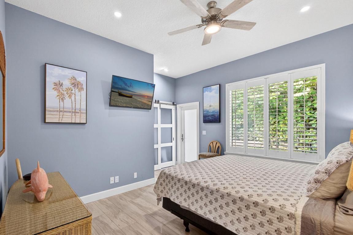 77 N Beach Jupiter Island, FL 33455