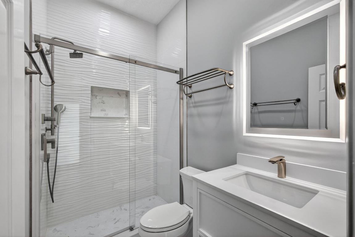 77 N Beach Jupiter Island, FL 33455