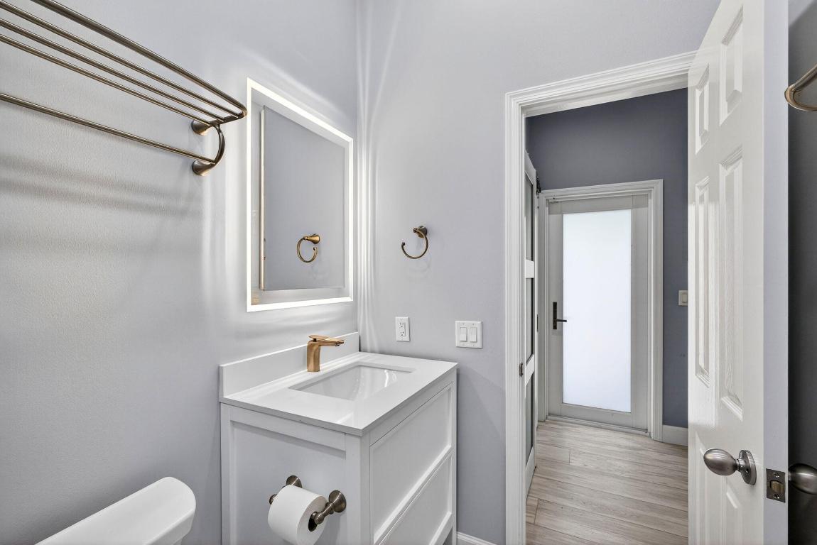 77 N Beach Jupiter Island, FL 33455