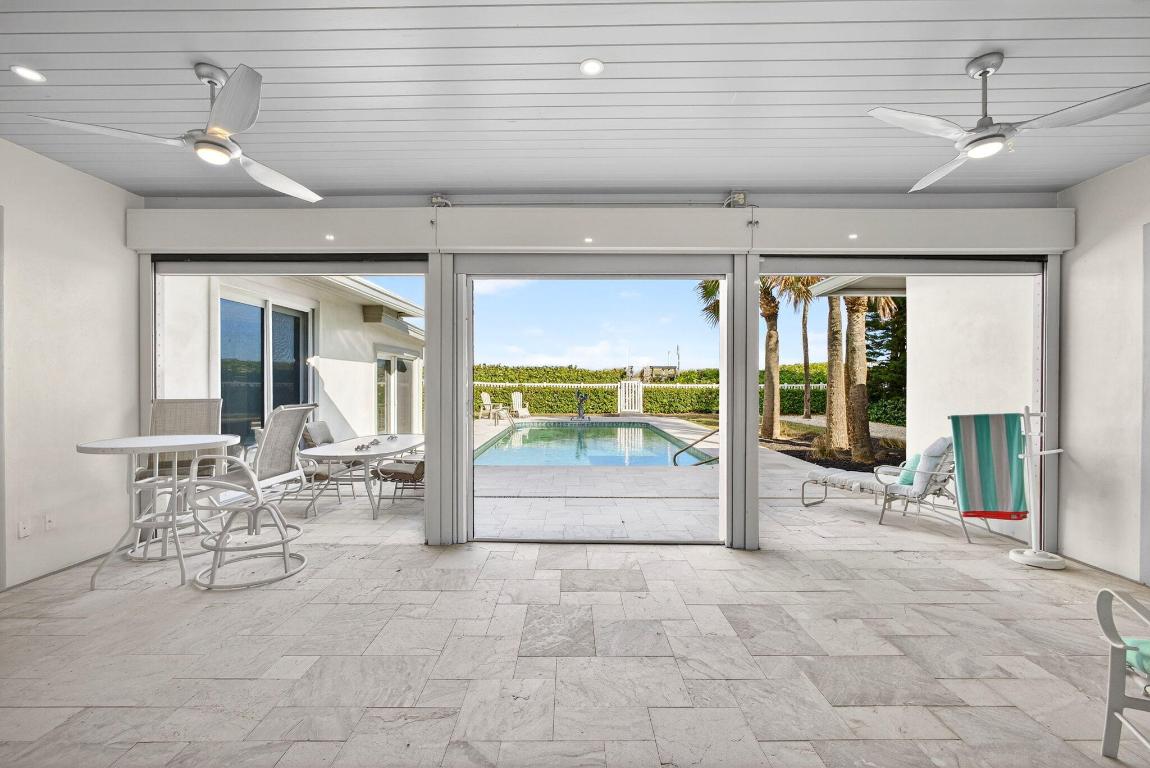 77 N Beach Jupiter Island, FL 33455