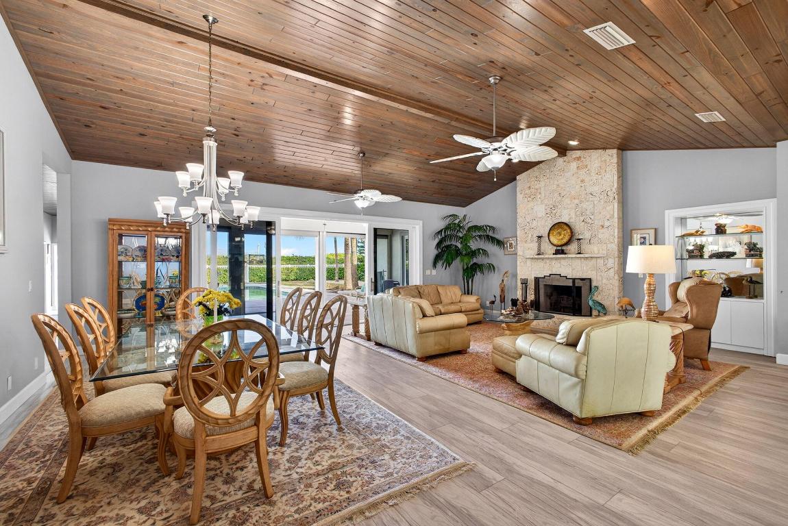 77 N Beach Jupiter Island, FL 33455