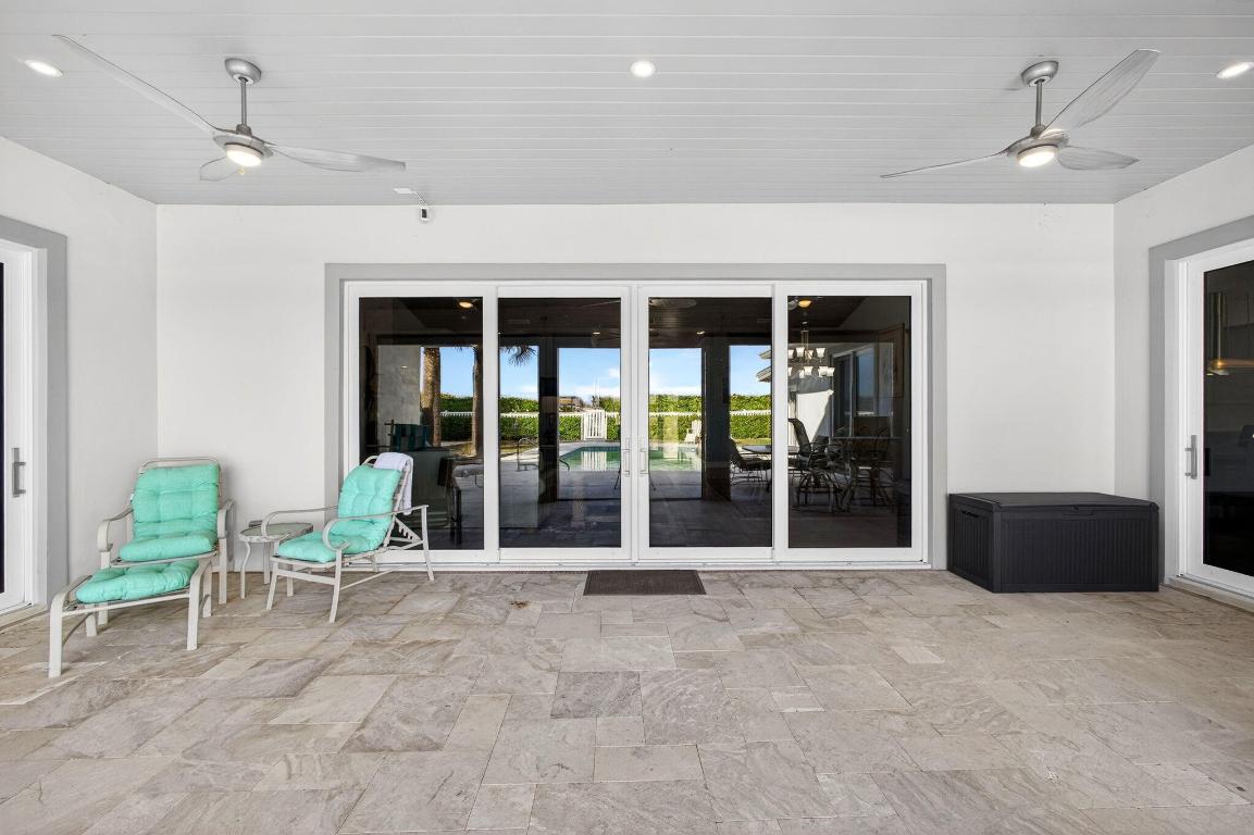 77 N Beach Jupiter Island, FL 33455