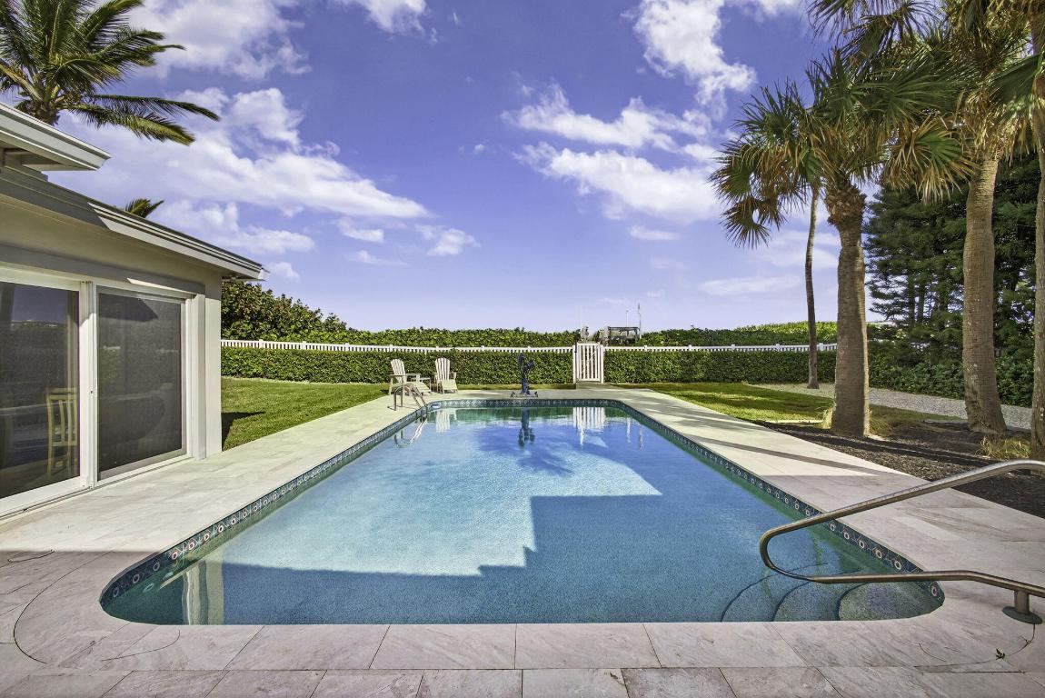 77 N Beach Jupiter Island, FL 33455