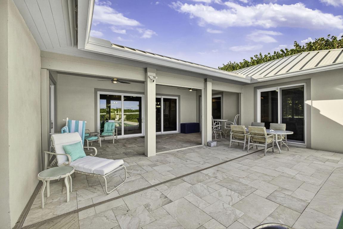 77 N Beach Jupiter Island, FL 33455