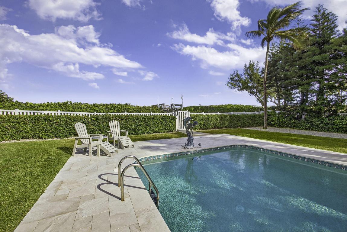 77 N Beach Jupiter Island, FL 33455