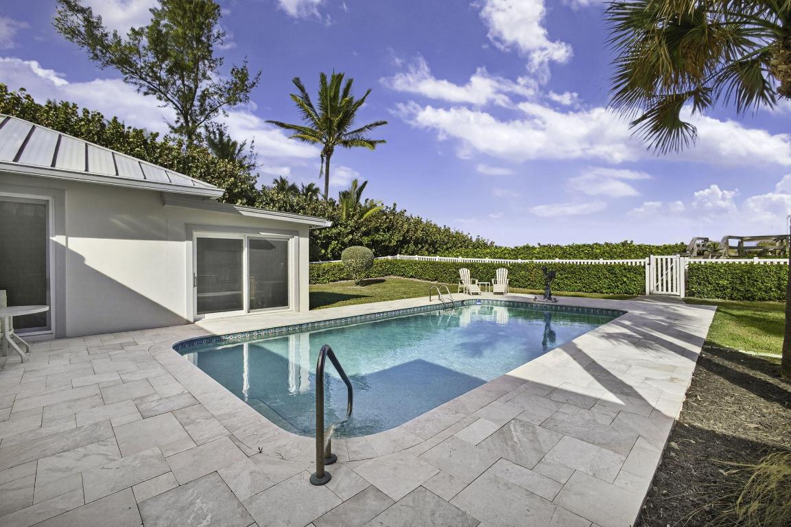 77 N Beach Jupiter Island, FL 33455
