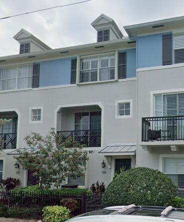 326 NW 1st St
