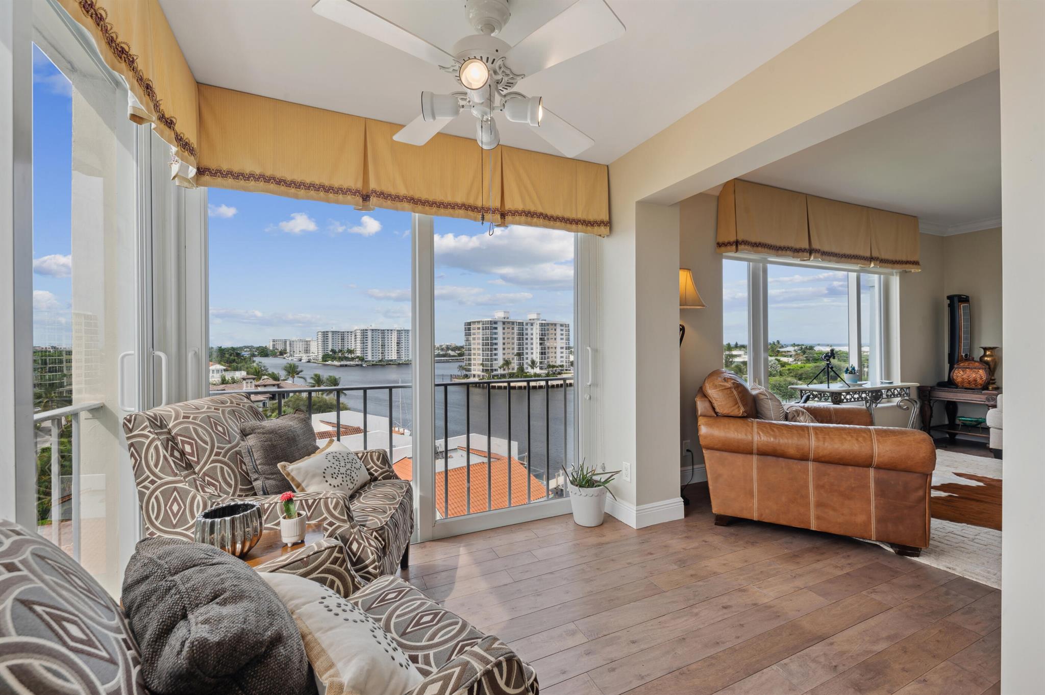 555 SE 6th Ave #7h