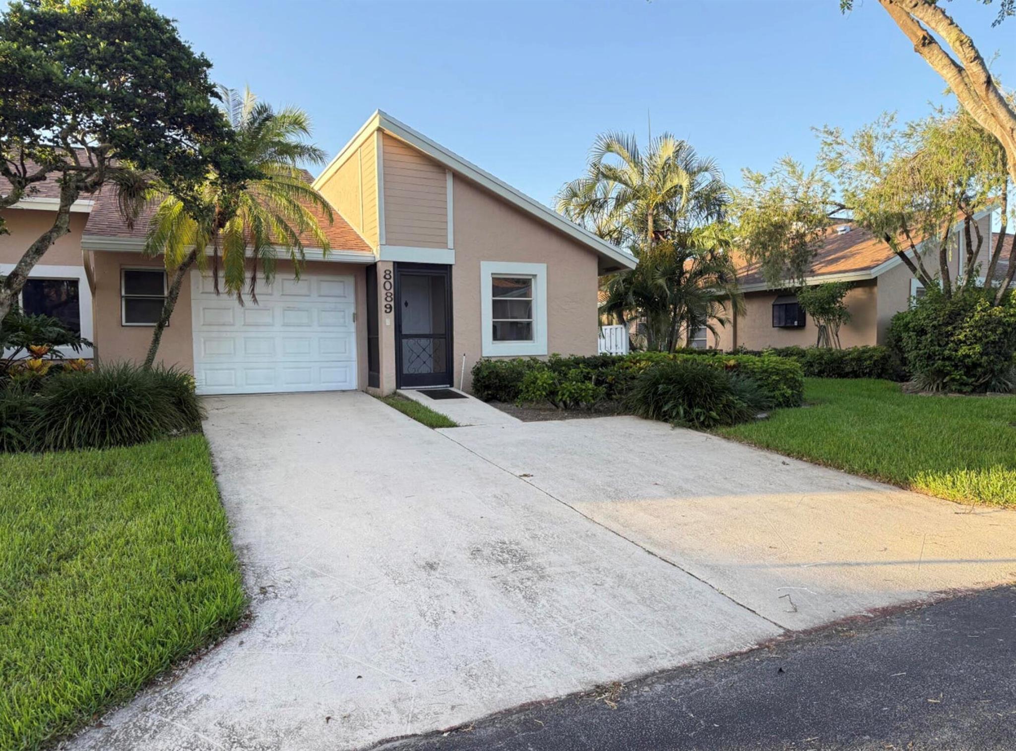 8089 Springtree Rd