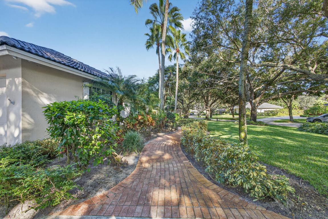 9923 SE Oak Tree Tequesta, FL 33469