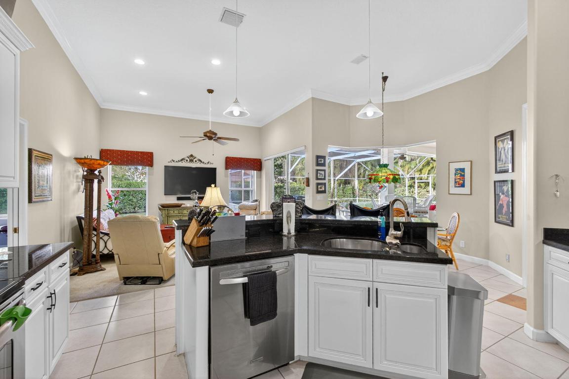 9923 SE Oak Tree Tequesta, FL 33469