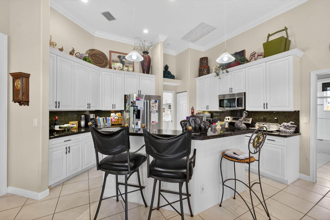 9923 SE Oak Tree Tequesta, FL 33469