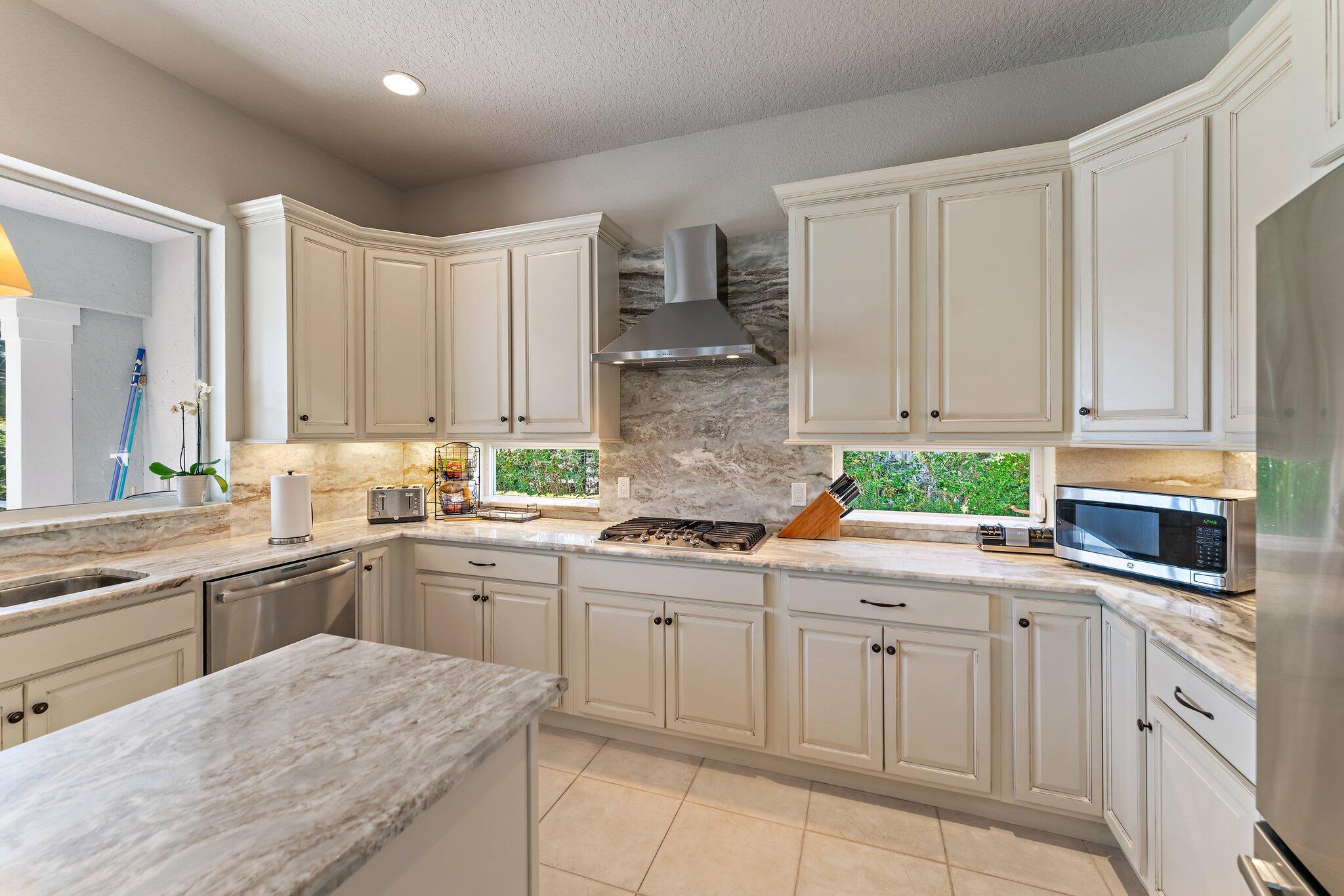 18440 SE Lakeside Jupiter, FL 33469