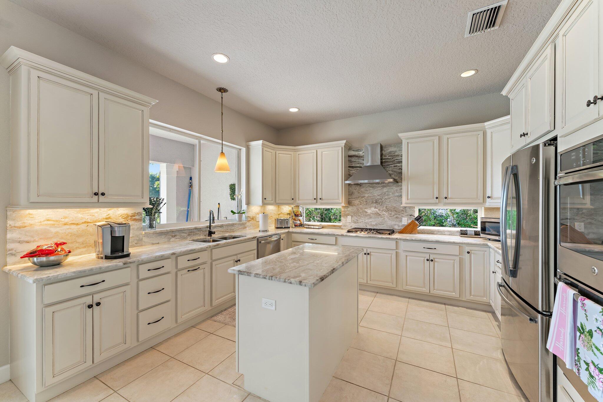 18440 SE Lakeside Jupiter, FL 33469