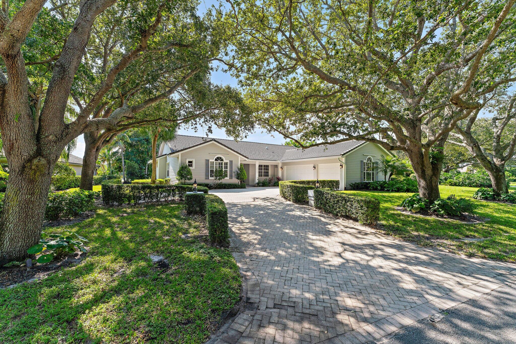 18440 SE Lakeside Jupiter, FL 33469