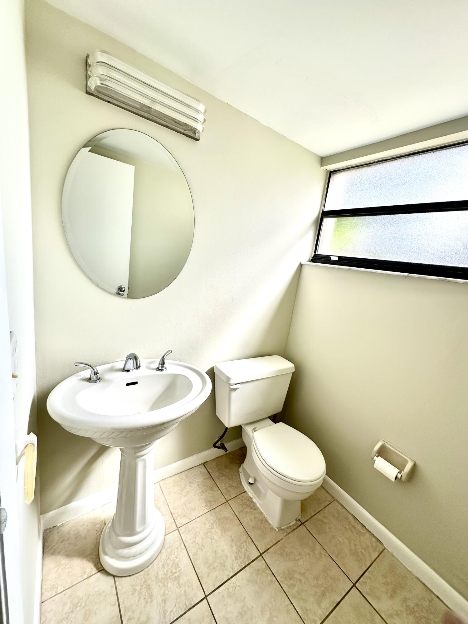 132 Sherwood #15b Jupiter, FL 33458