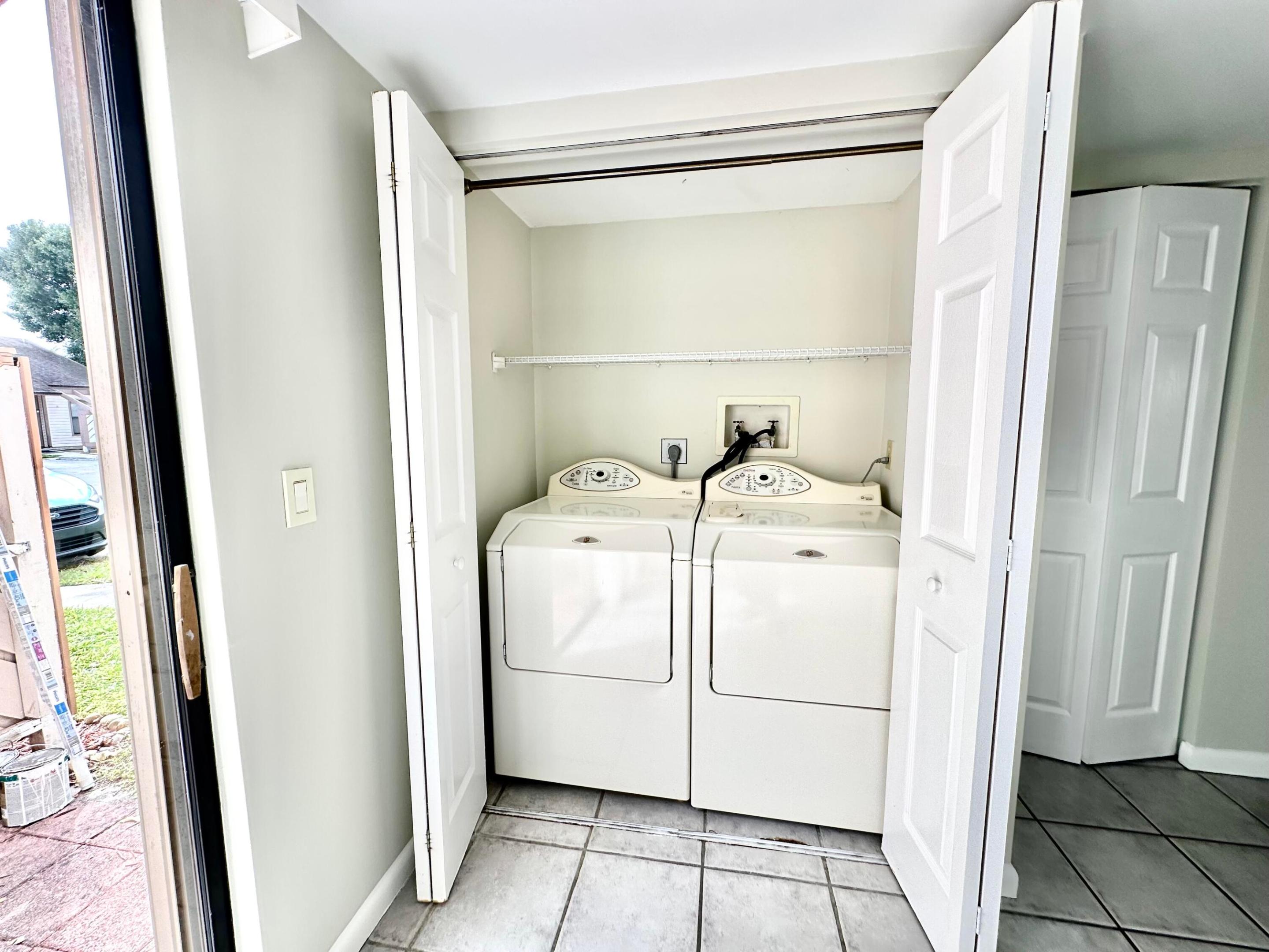 132 Sherwood #15b Jupiter, FL 33458