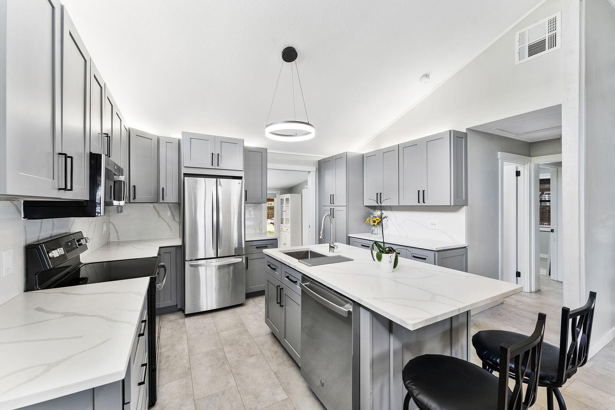 1292 SW 25th Ave Fort Lauderdale, FL 33312