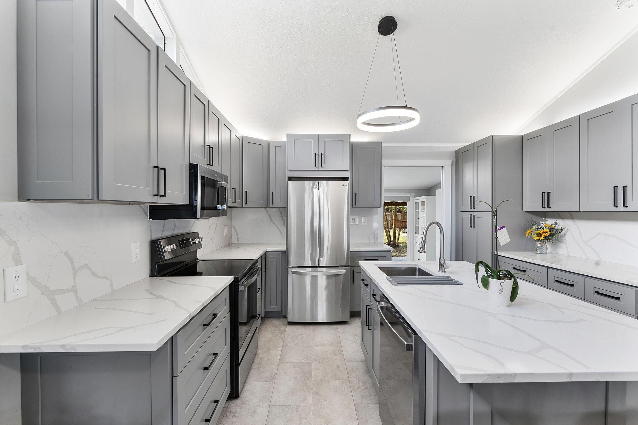 1292 SW 25th Ave Fort Lauderdale, FL 33312