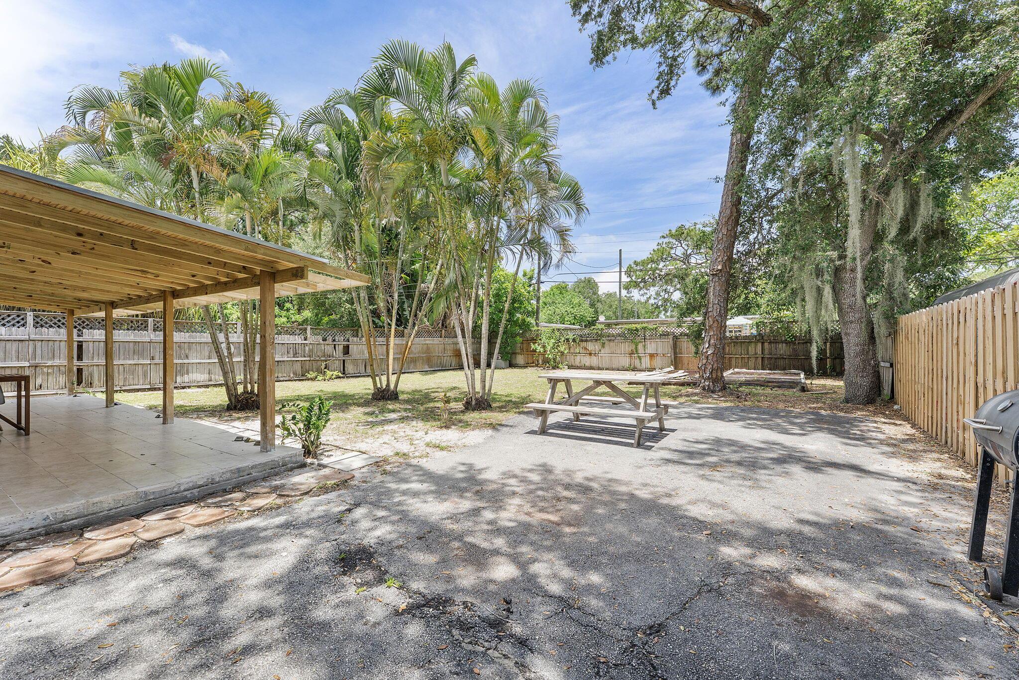 1292 SW 25th Ave Fort Lauderdale, FL 33312