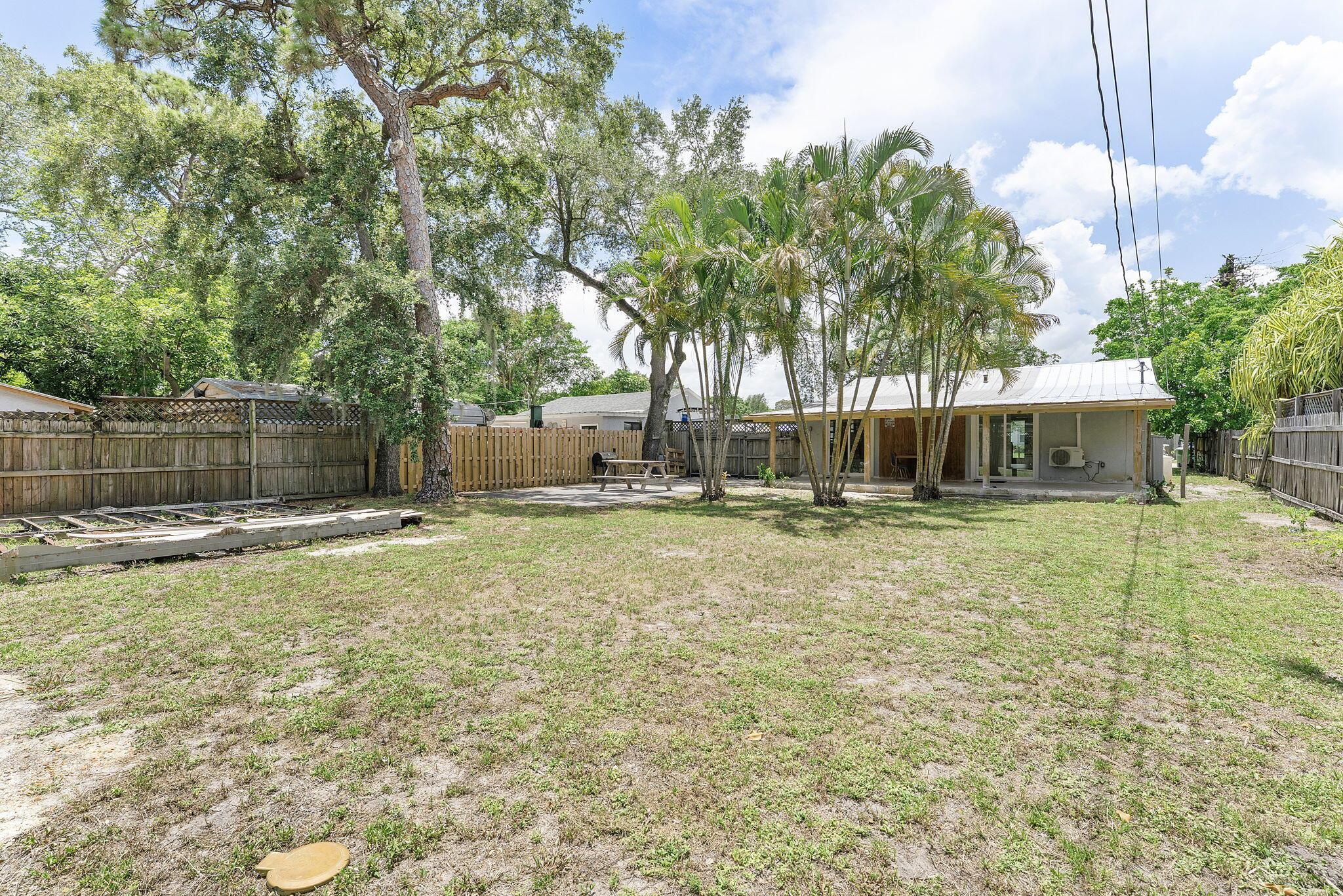 1292 SW 25th Ave Fort Lauderdale, FL 33312