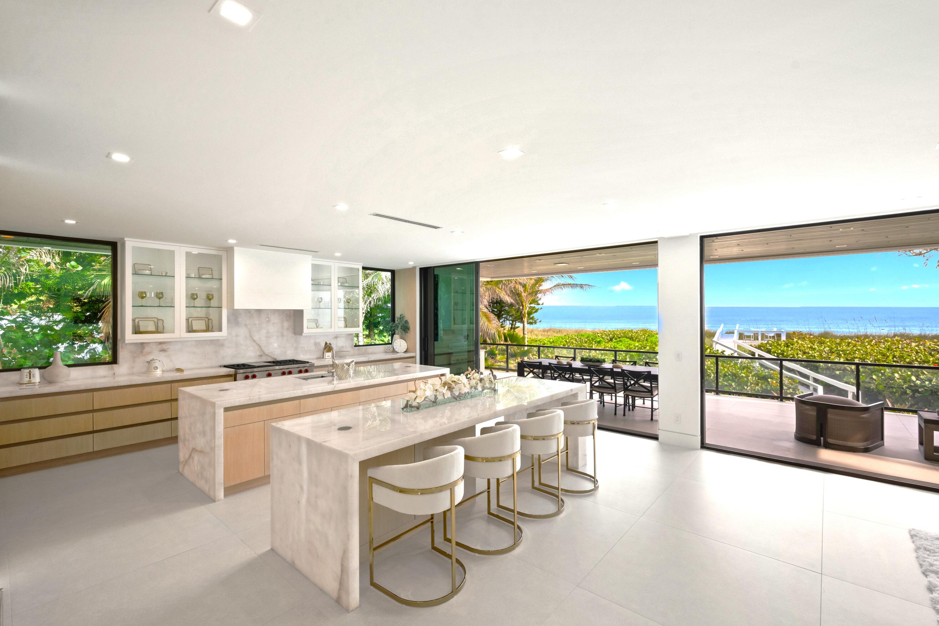 75 N Beach Rd Jupiter Island, FL 33455