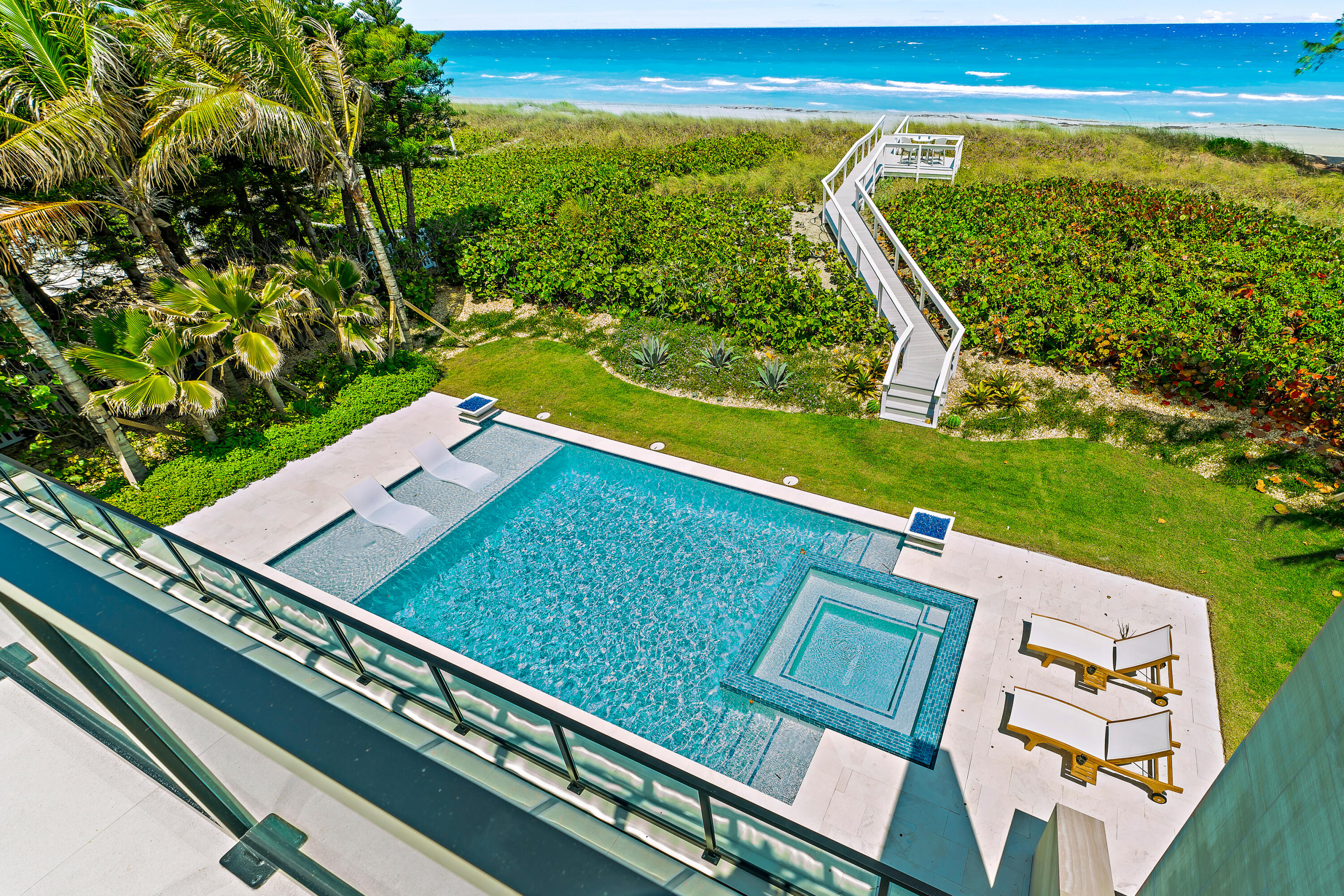 75 N Beach Rd Jupiter Island, FL 33455