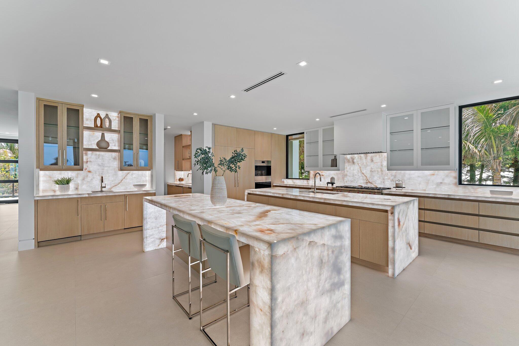 75 N Beach Rd Jupiter Island, FL 33455