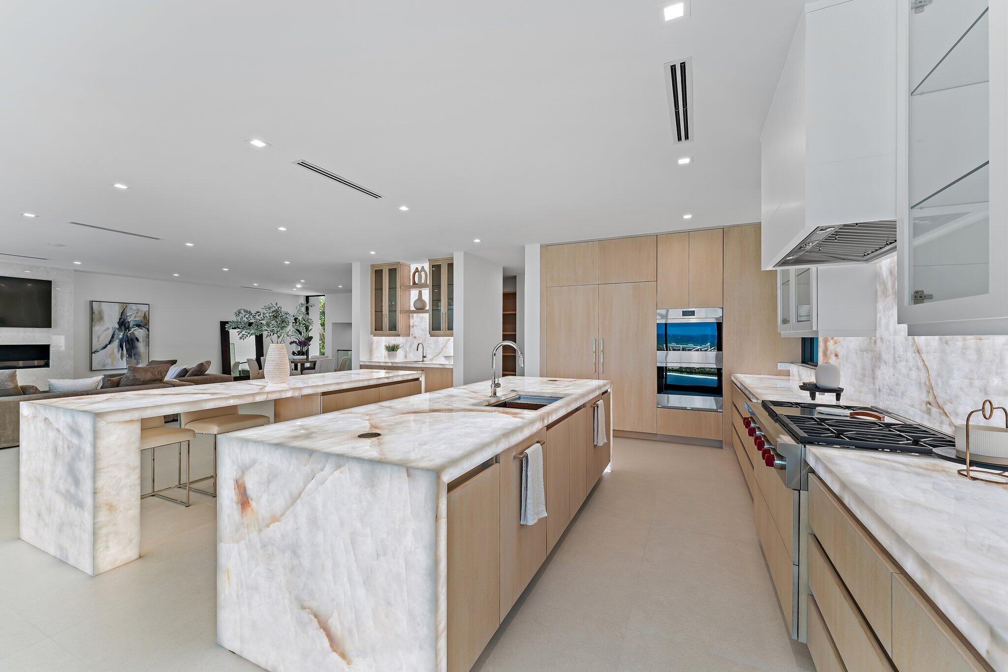 75 N Beach Rd Jupiter Island, FL 33455