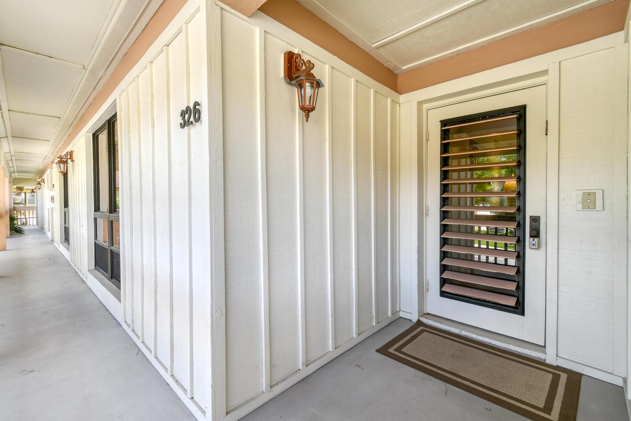 326 Brackenwood Cir Palm Beach Gardens, FL 33418