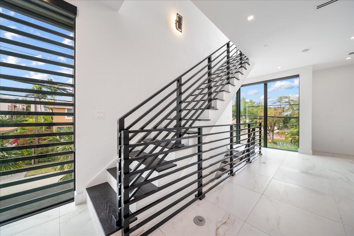 1052 N Victoria Park Fort Lauderdale, FL 33304