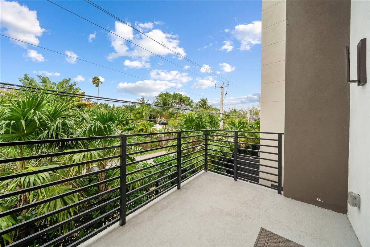 1052 N Victoria Park Fort Lauderdale, FL 33304