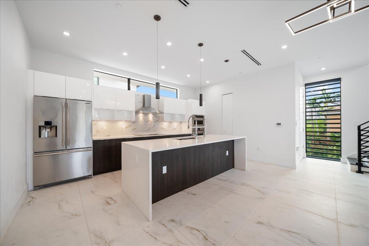 1052 N Victoria Park Fort Lauderdale, FL 33304