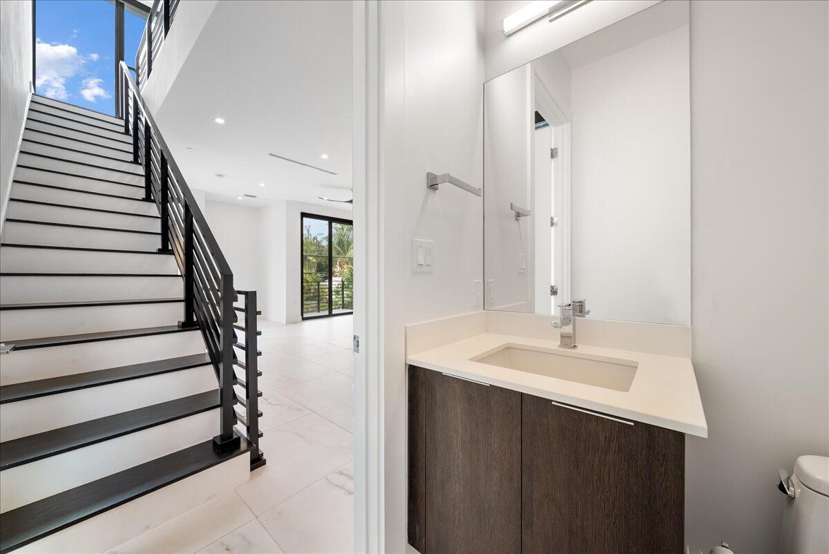 1052 N Victoria Park Fort Lauderdale, FL 33304